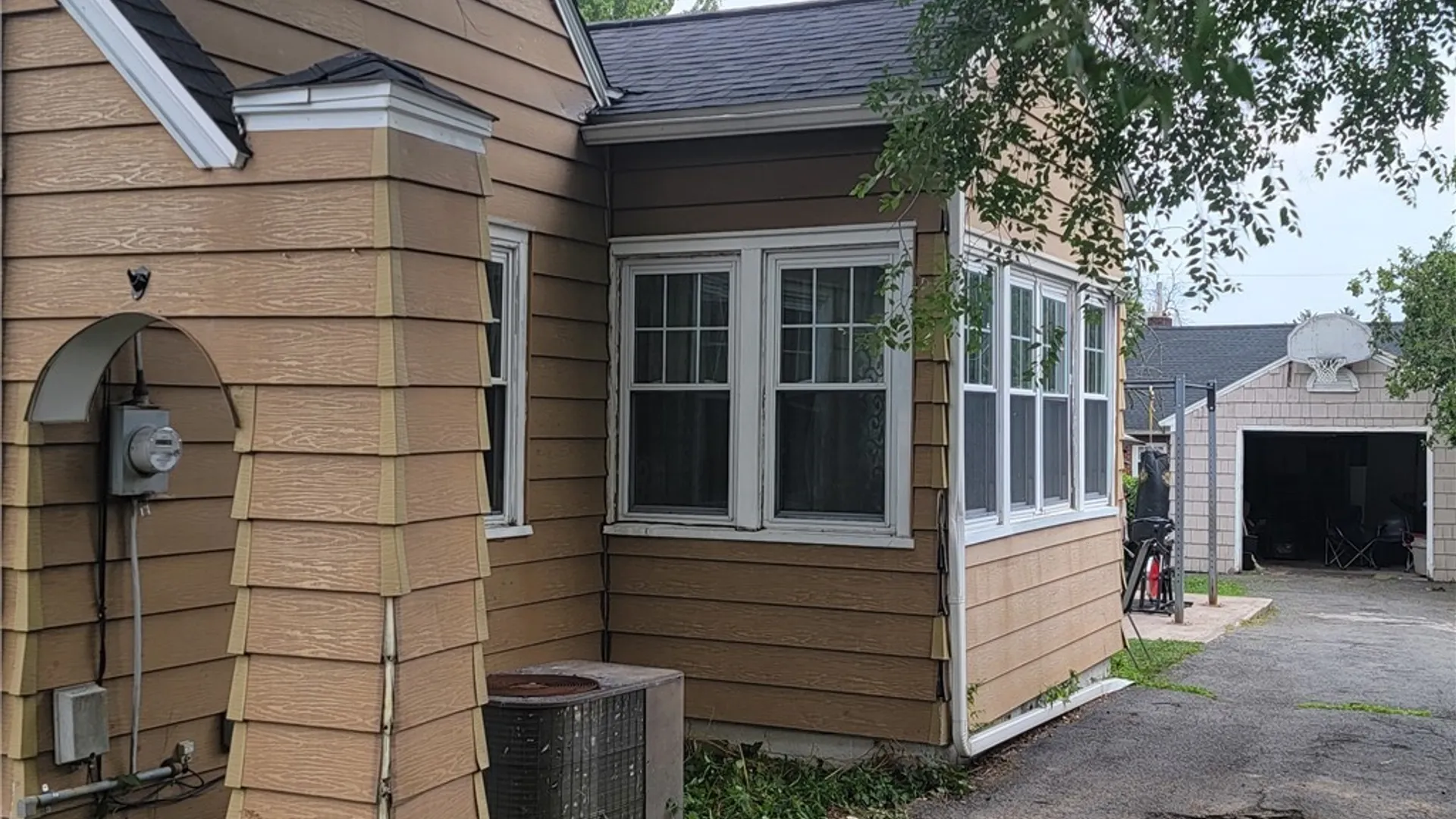 Property at 202 Darlington Road, Salina, NY 13208 4