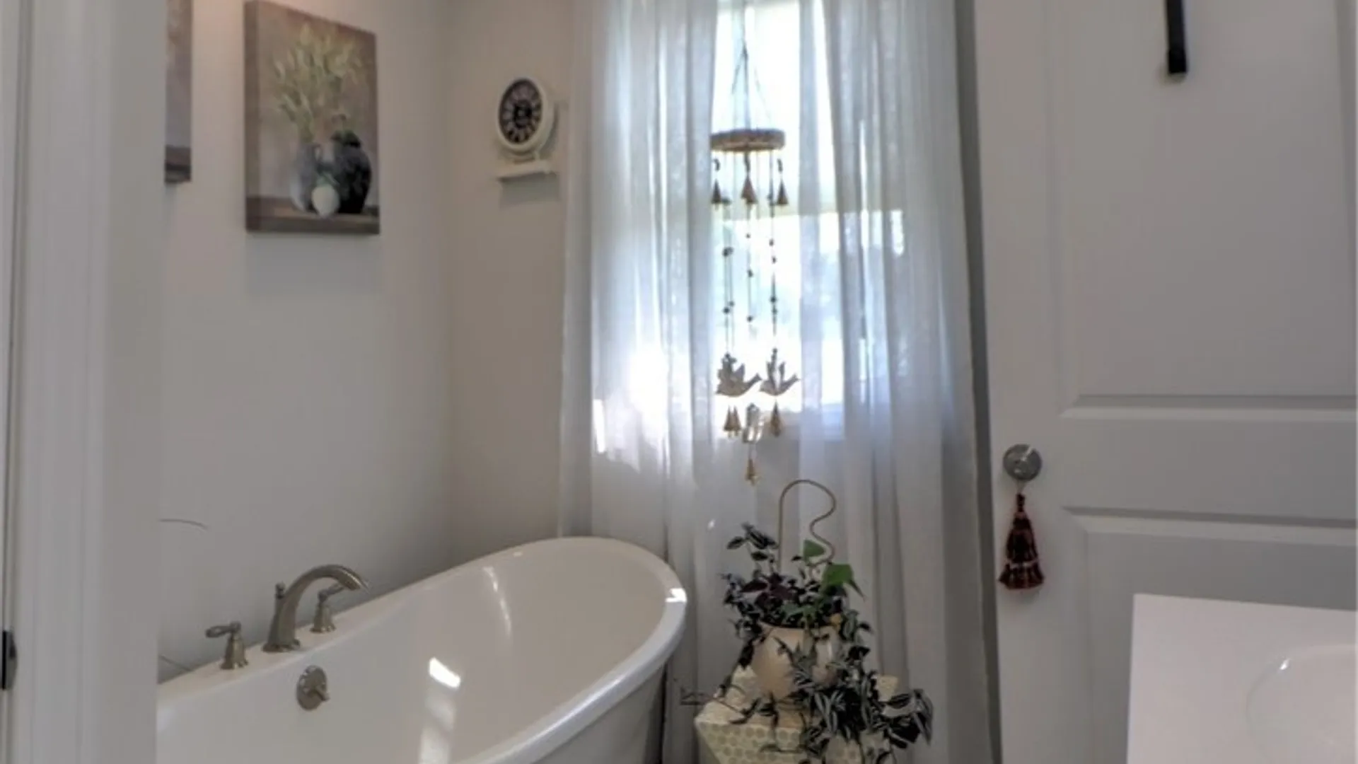 Property at 8295 E Britton Drive, Niagara, NY 14304 27