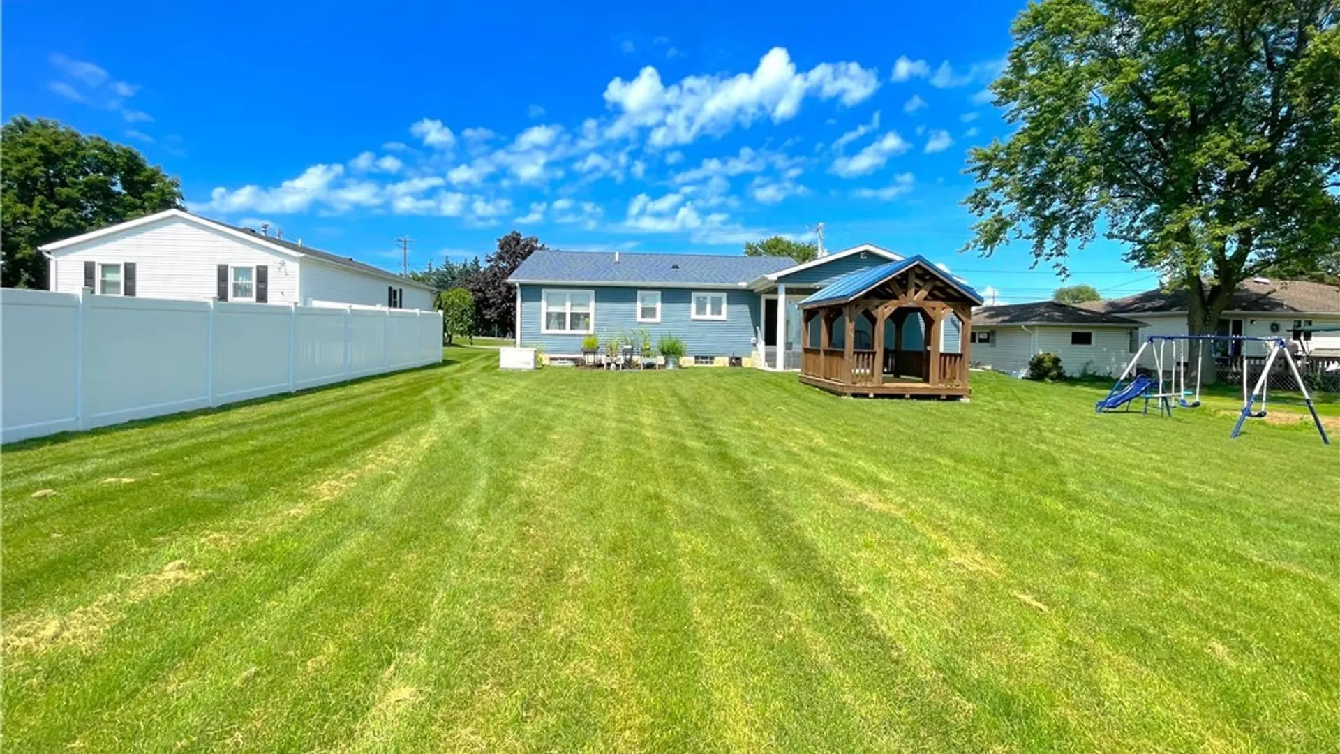 Property at 8295 E Britton Drive, Niagara, NY 14304 42