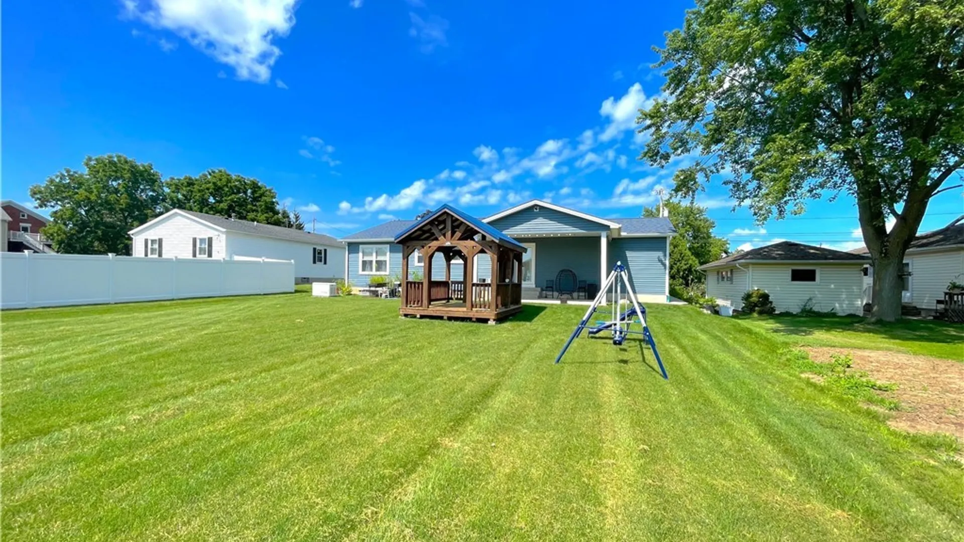 Property at 8295 E Britton Drive, Niagara, NY 14304 43