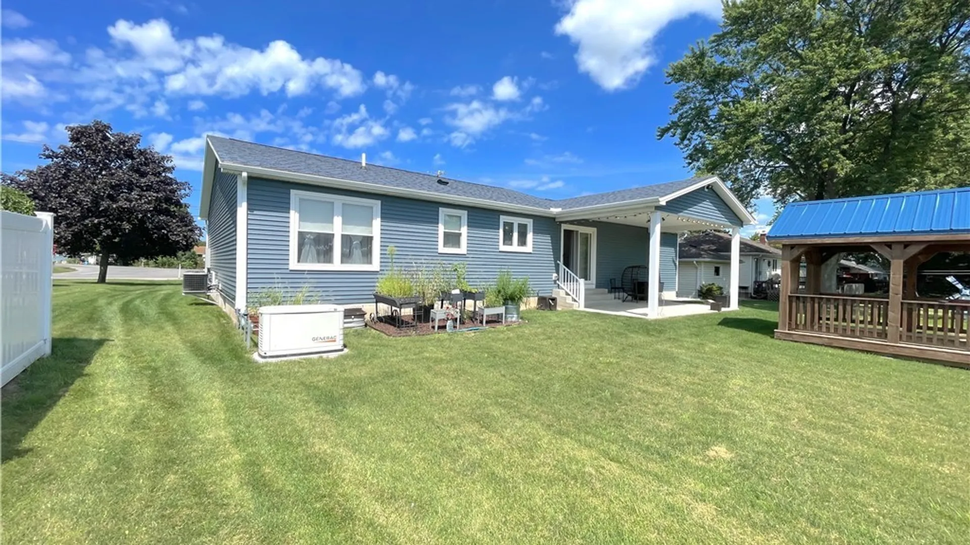Property at 8295 E Britton Drive, Niagara, NY 14304 44