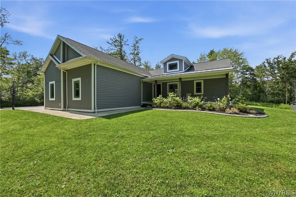 Property at 7180 Ellicott Road, Orchard Park, NY 14127