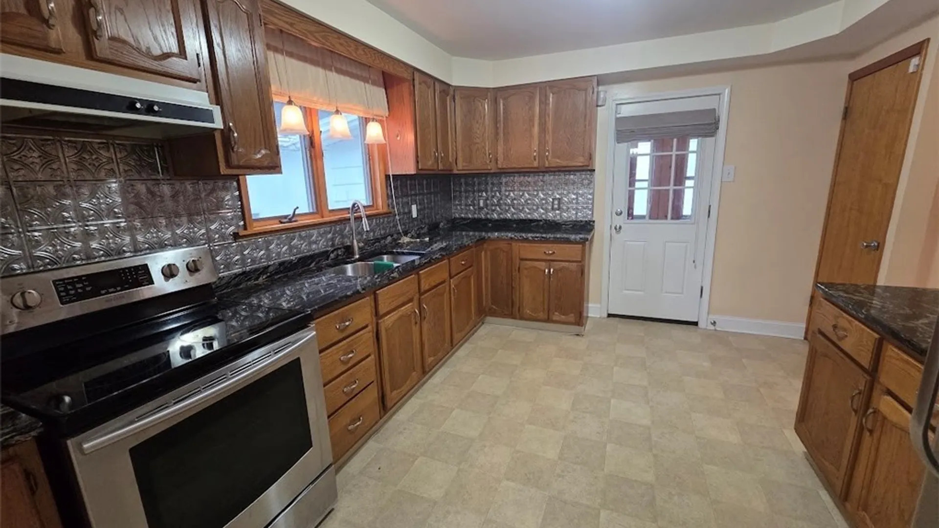 Property at 337 Marlborough Road, Syracuse, NY 13206 13
