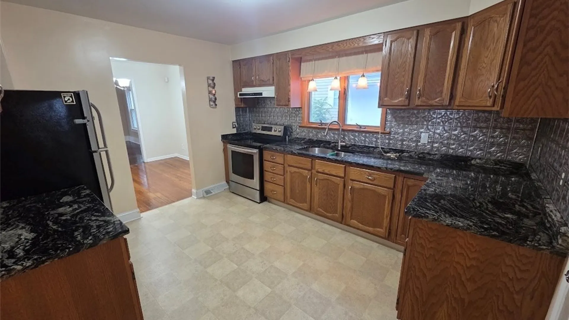 Property at 337 Marlborough Road, Syracuse, NY 13206 15