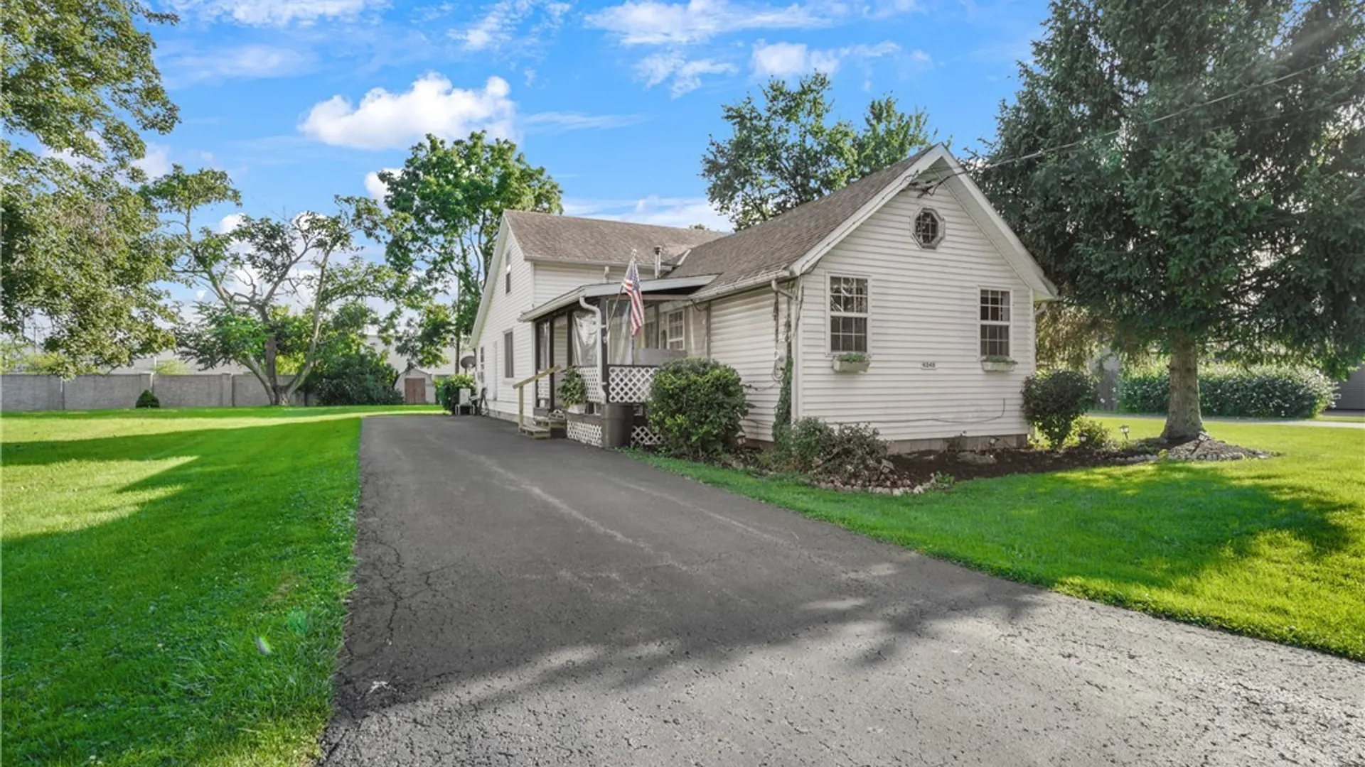 Property at 6248 Corwin Road, Lockport Town, NY 14094 3