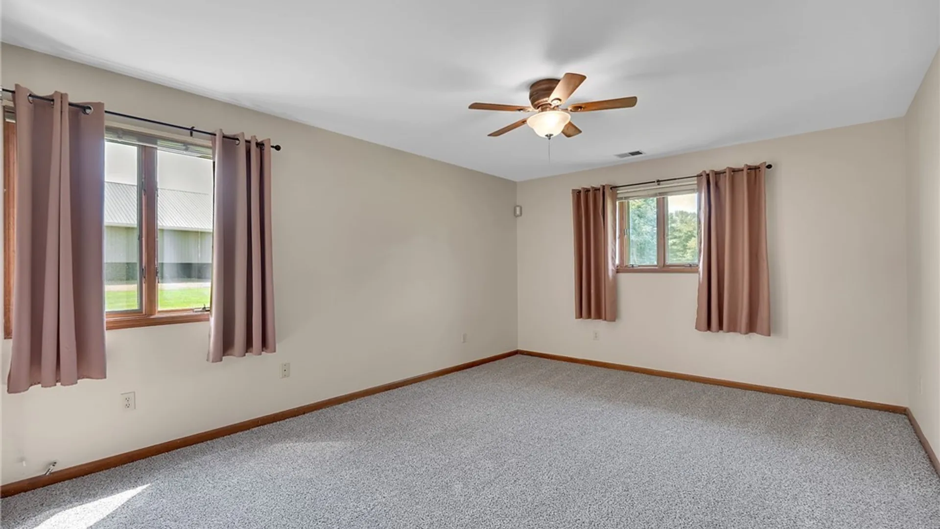 Property at 10705 Keller Road, Clarence, NY 14031 38