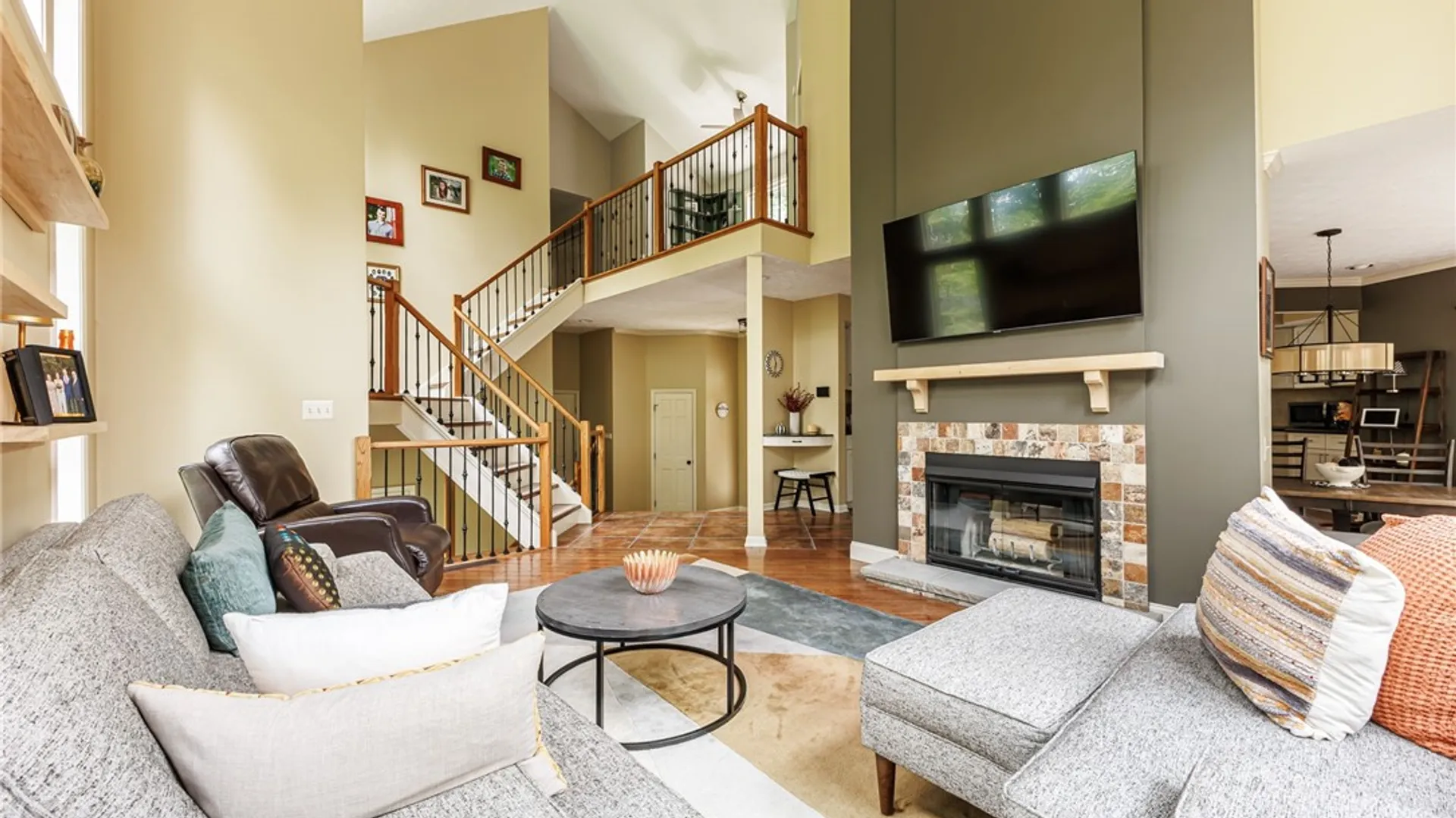 Property at 332 Thornebush Drive, Victor, NY 14564 10