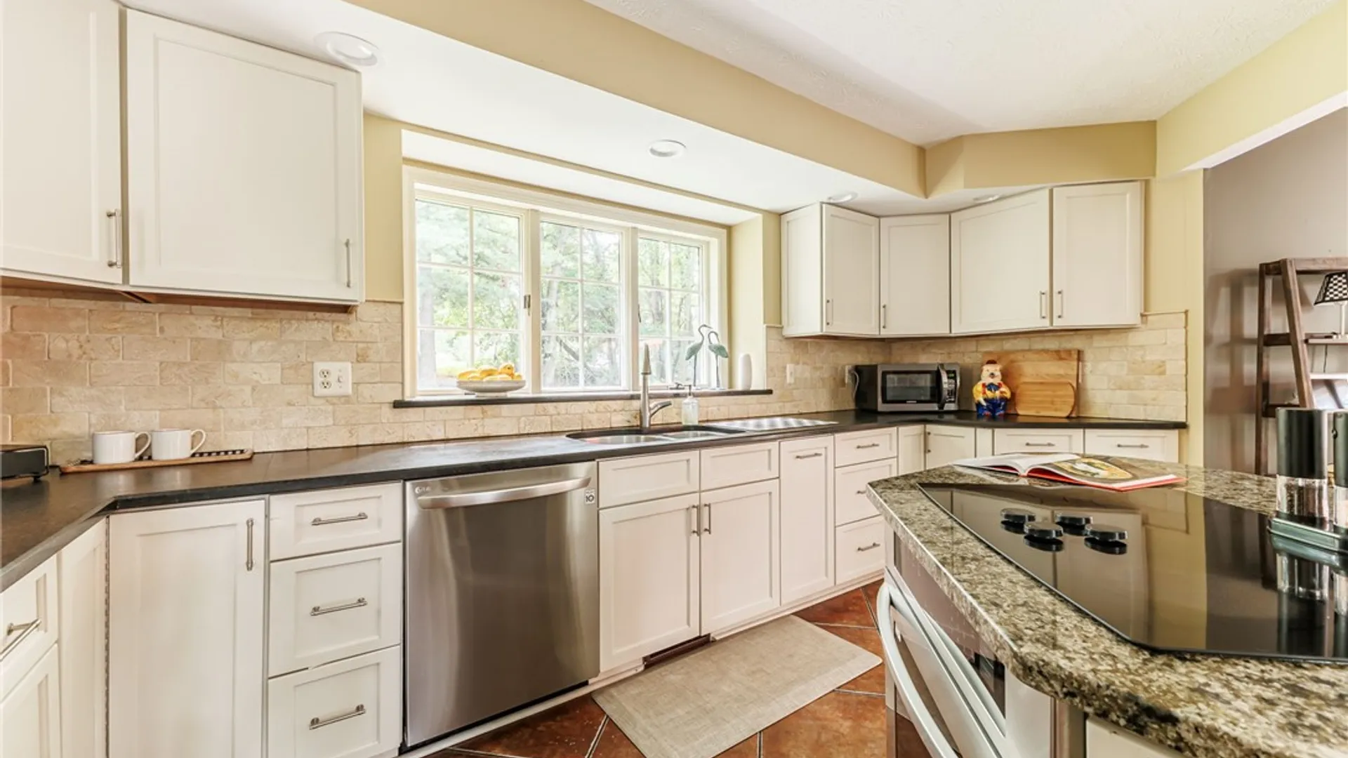 Property at 332 Thornebush Drive, Victor, NY 14564 16