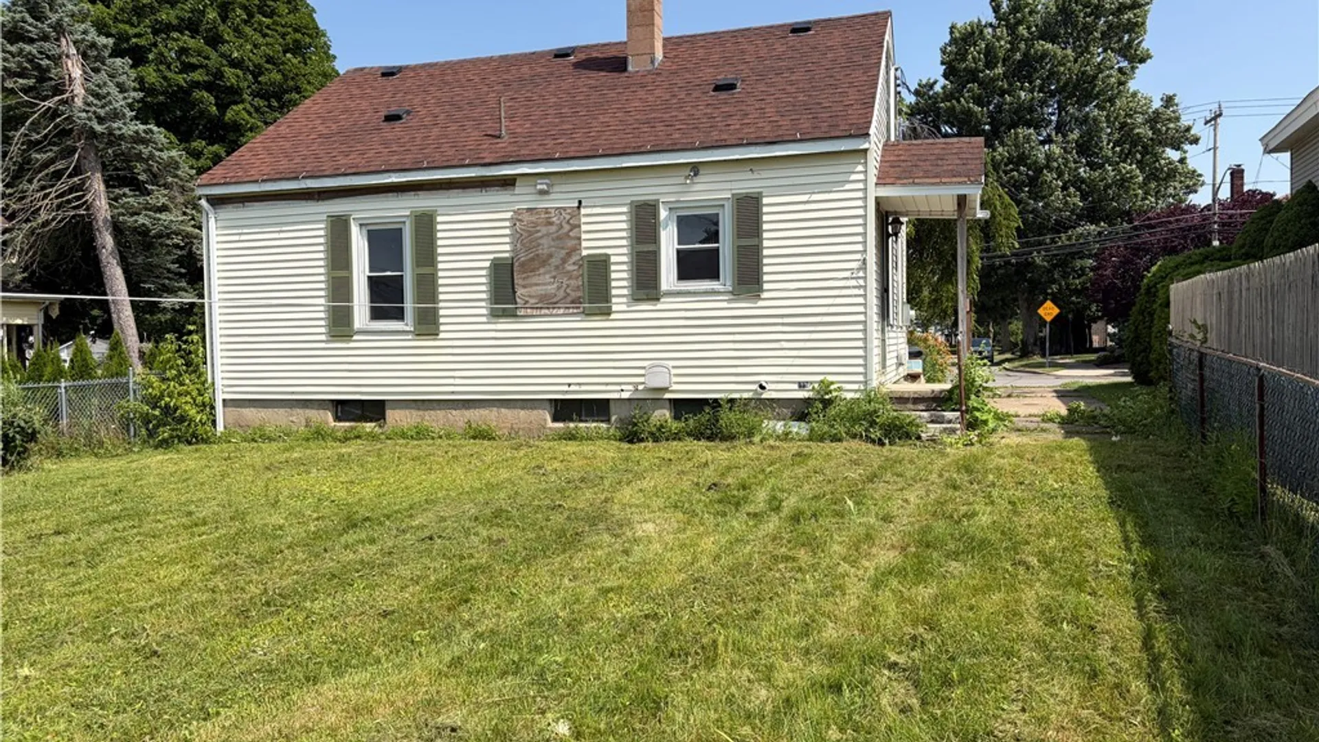 Property at 28 State Street, Royalton, NY 14105 4