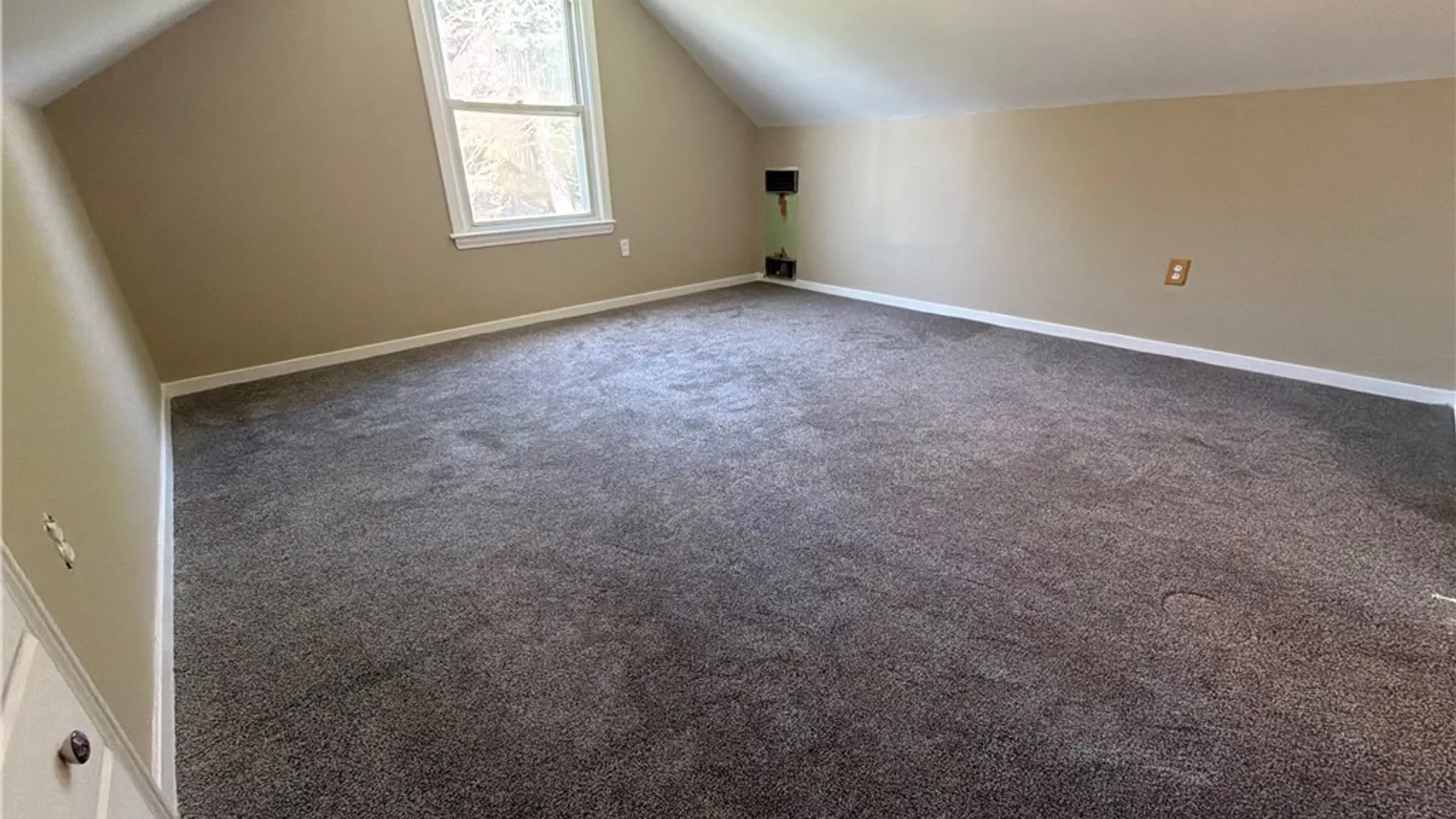 Property at 28 State Street, Royalton, NY 14105 12