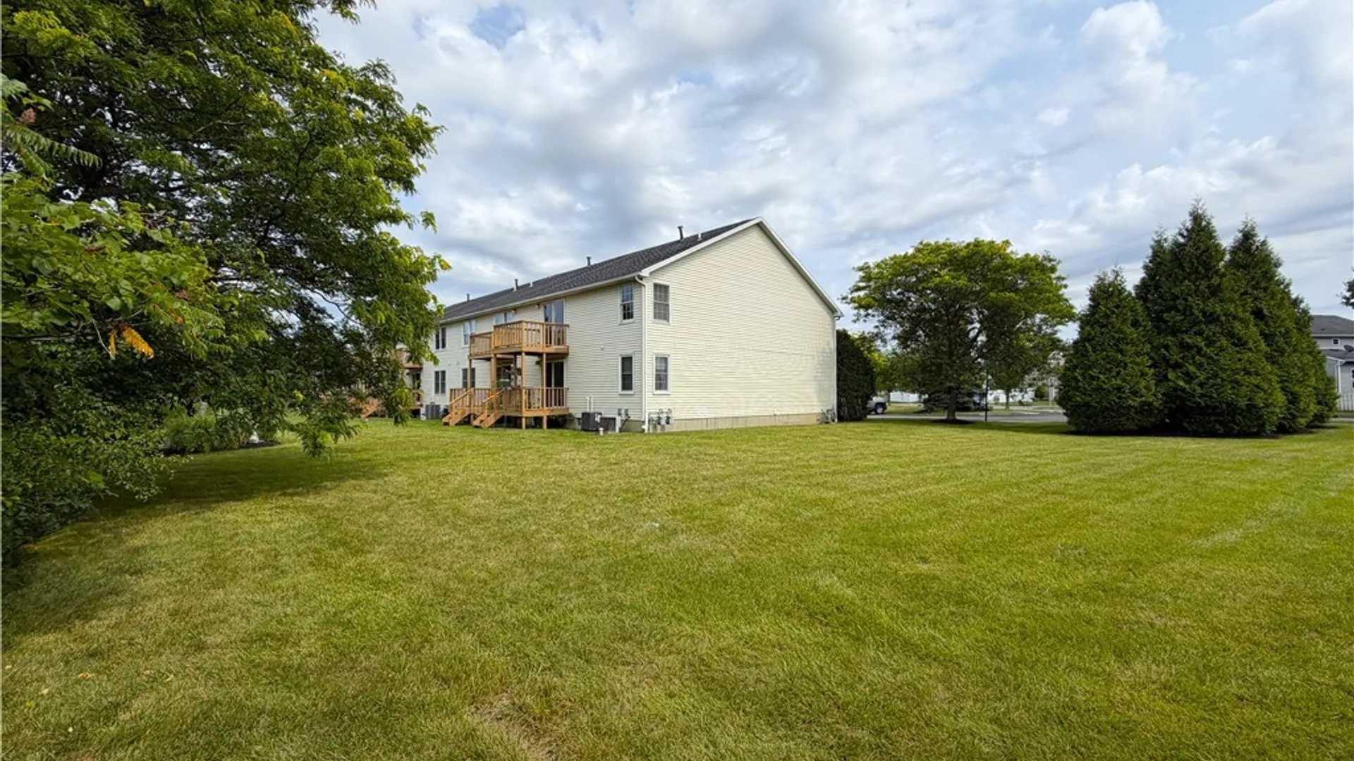 Property at 25 Crownview, Hamburg, NY 14075 36