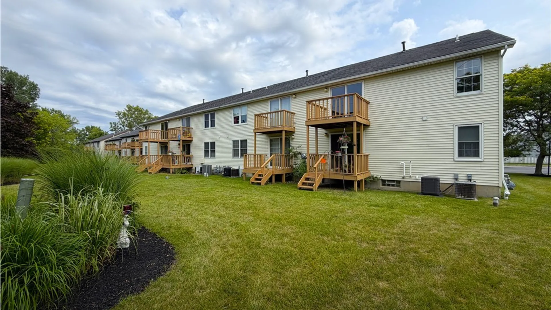 Property at 25 Crownview, Hamburg, NY 14075 37