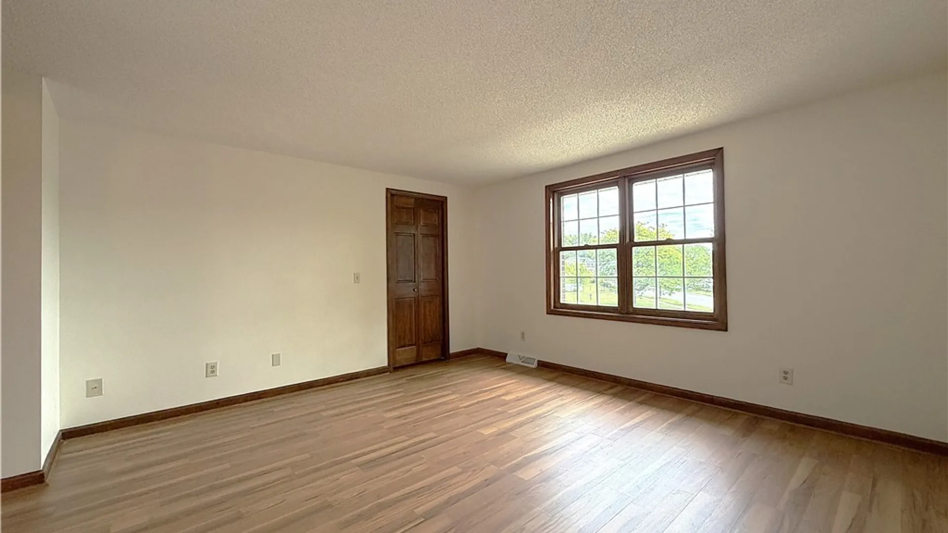 Property at 25 Crownview, Hamburg, NY 14075 23