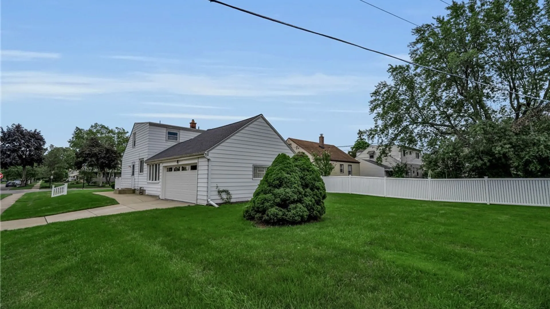 Property at 654 Parkhurst Boulevard, Tonawanda, NY 14223 3