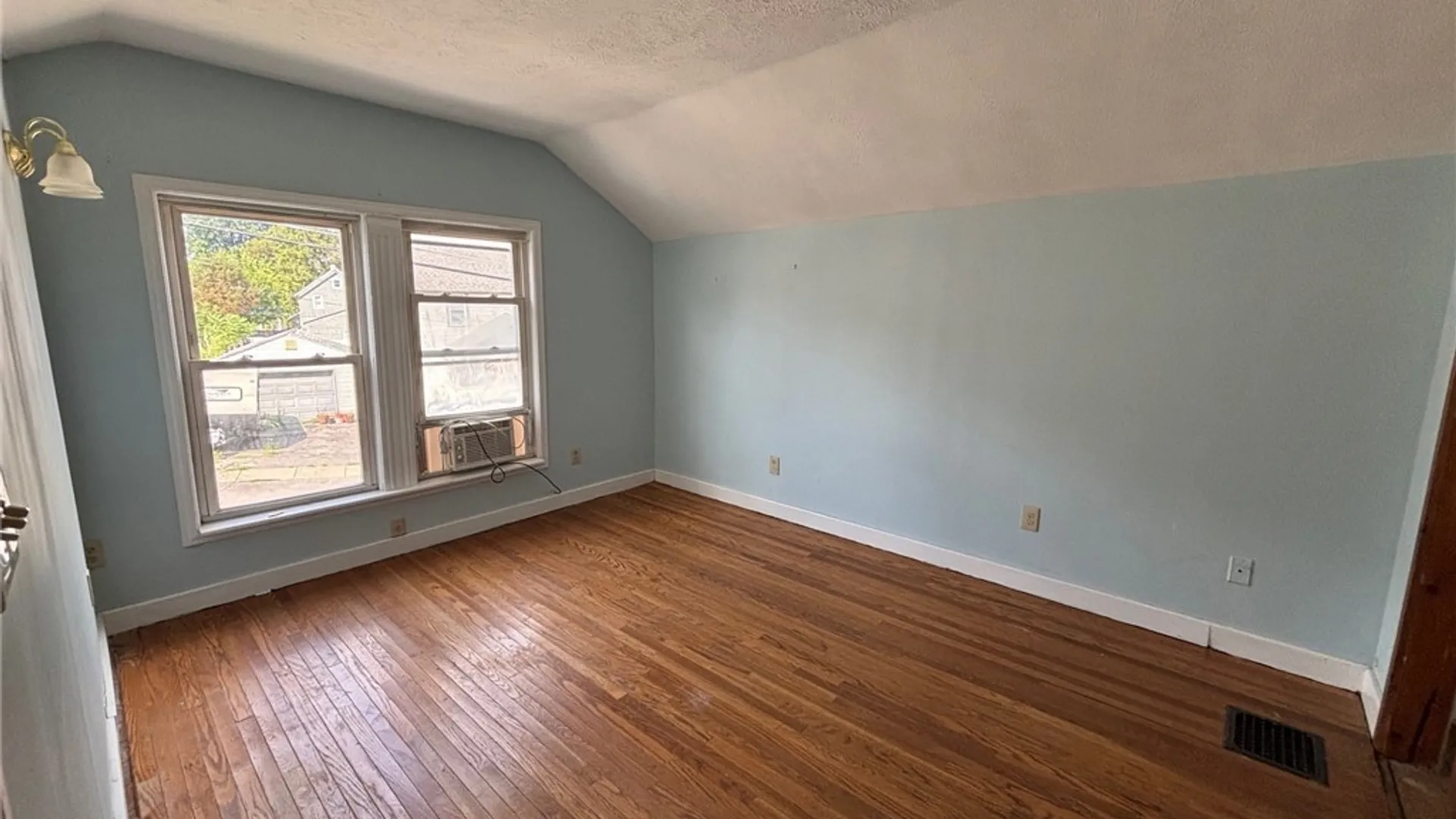 Property at 27 Elderkin Avenue, Camillus, NY 13031 21
