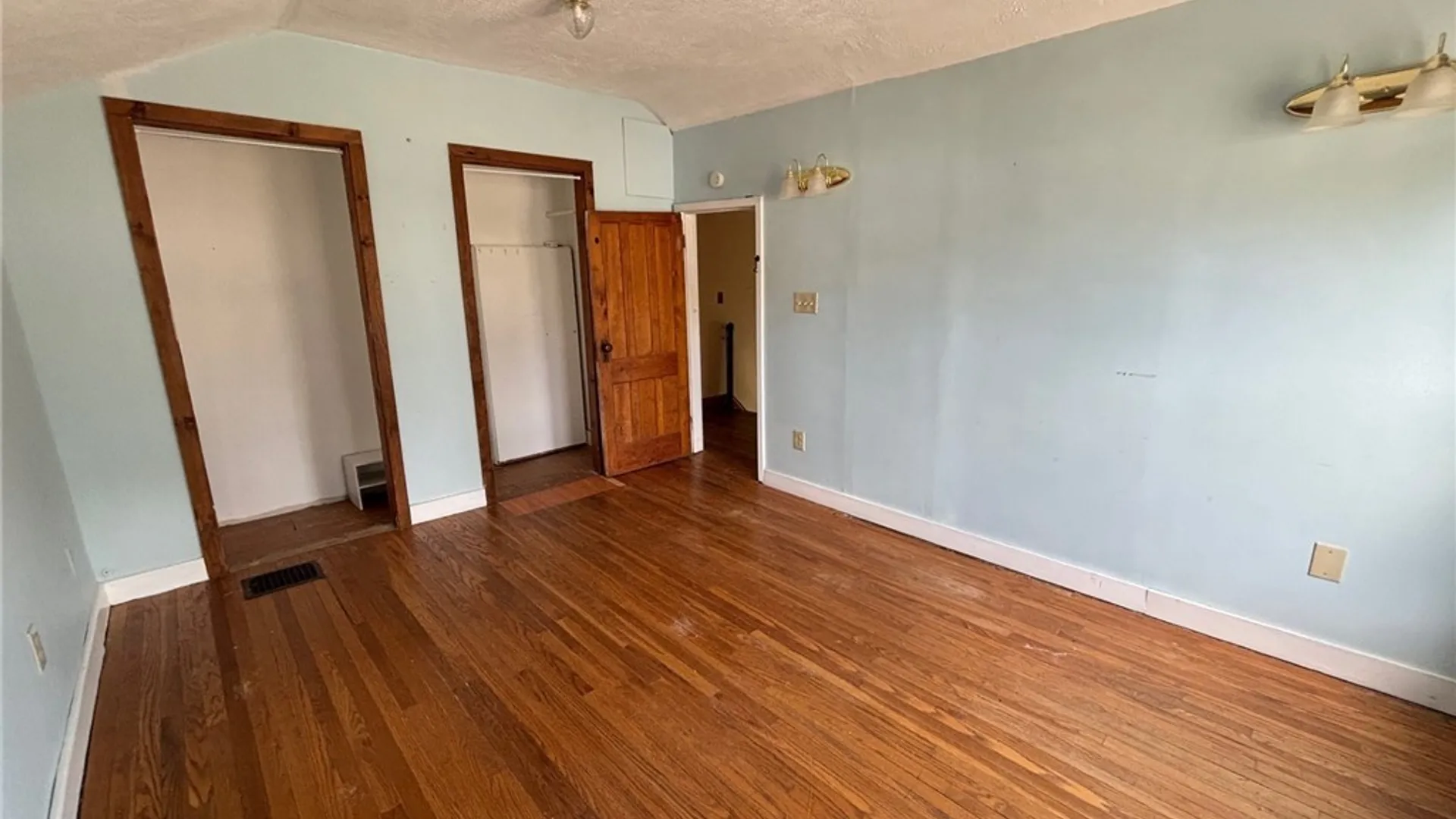 Property at 27 Elderkin Avenue, Camillus, NY 13031 23