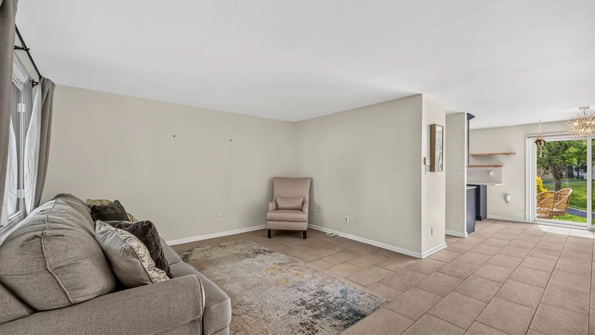 Property at 1208 Charlesgate Circle, Amherst, NY 14051 7