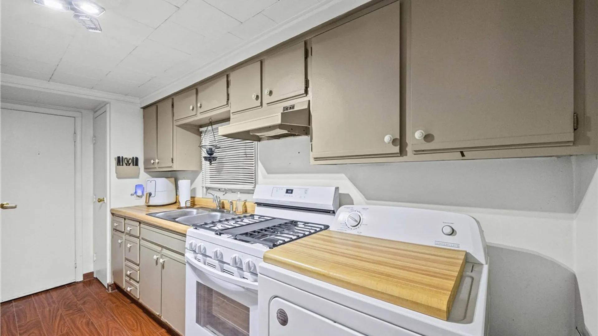 Property at 49 Swansea Park, Greece, NY 14616 11