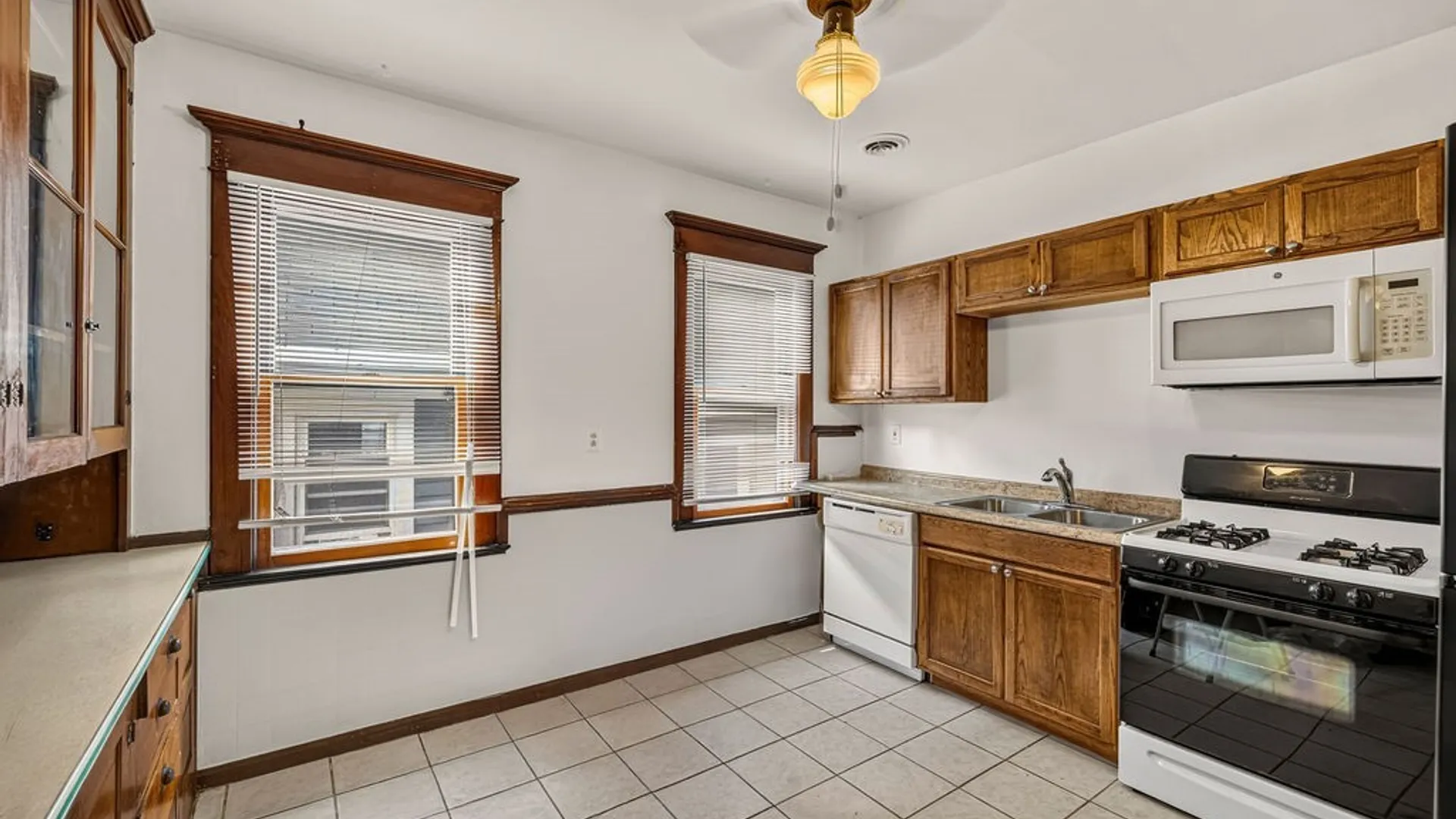 Property at 39 College Street, Buffalo, NY 14201 10