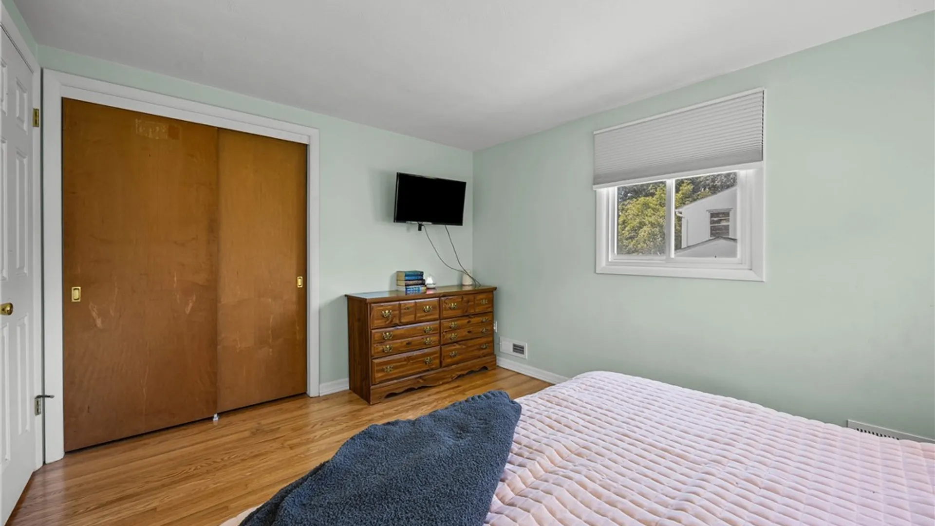 Property at 22 Pinebriar Drive, Greece, NY 14616 21