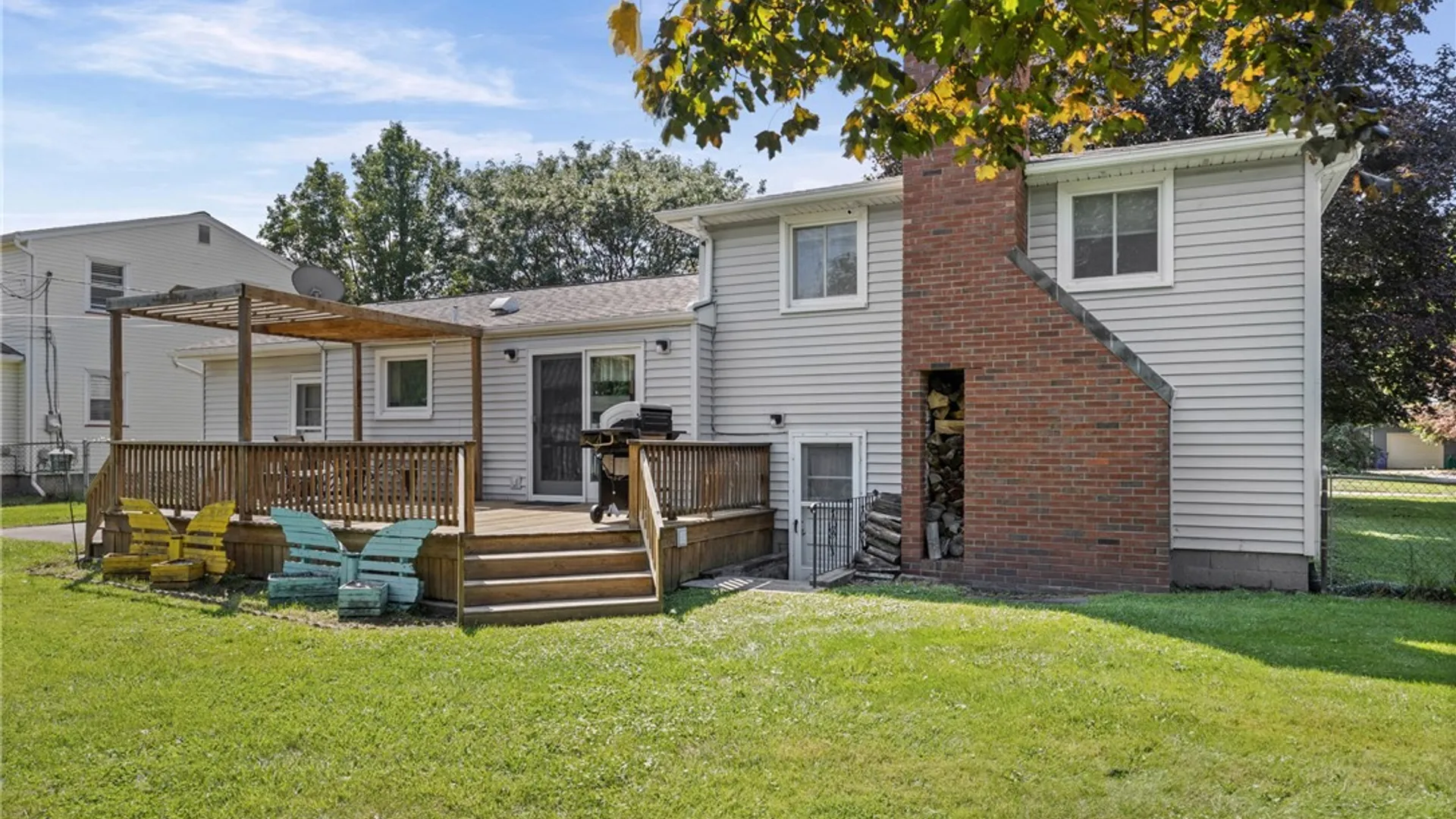Property at 22 Pinebriar Drive, Greece, NY 14616 40