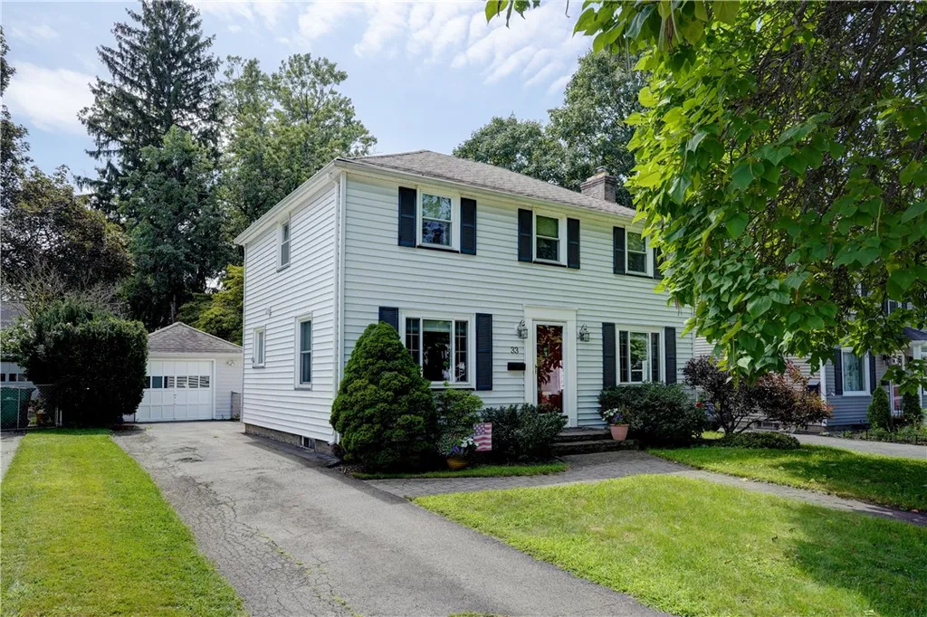 Property at 33 Catalpa Road, Irondequoit, NY 14617