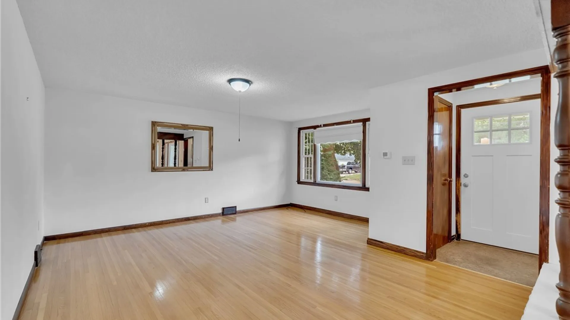 Property at 306 Lake Avenue, Lancaster, NY 14086 5