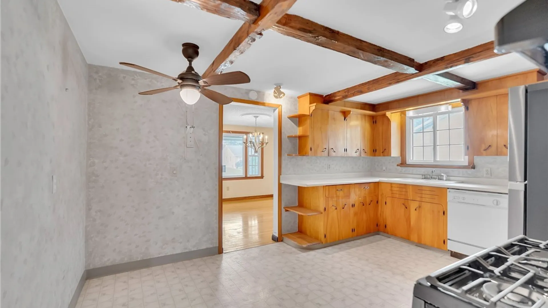 Property at 306 Lake Avenue, Lancaster, NY 14086 11