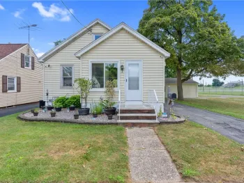 Property at 102 Marsden Road, Salina, NY 13208