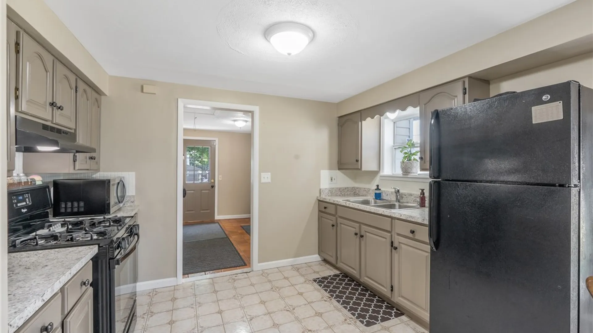 Property at 102 Marsden Road, Salina, NY 13208 13