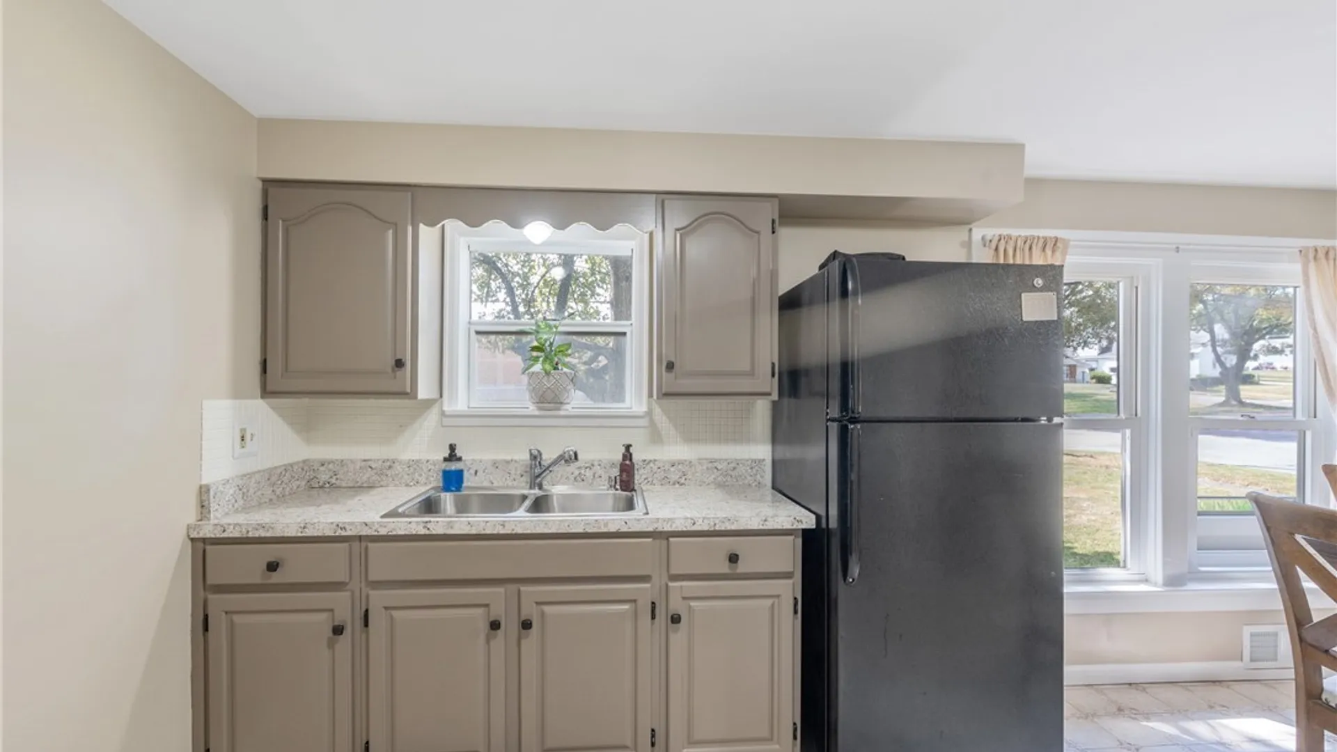 Property at 102 Marsden Road, Salina, NY 13208 15