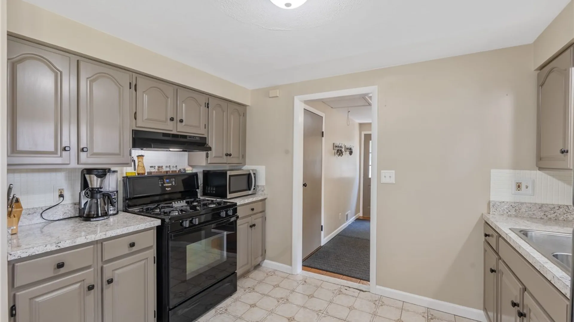 Property at 102 Marsden Road, Salina, NY 13208 16