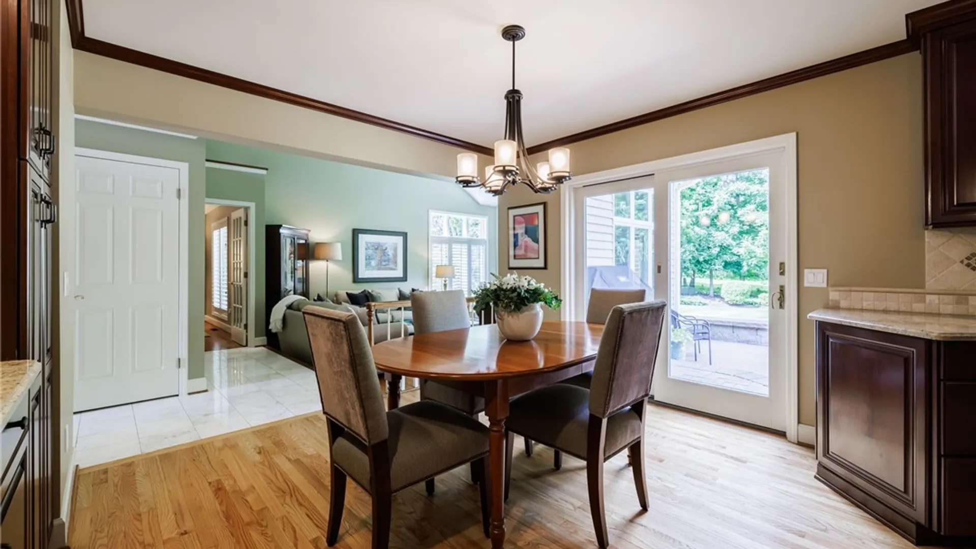 Property at 8 Folkestone Lane, Penfield, NY 14526 15