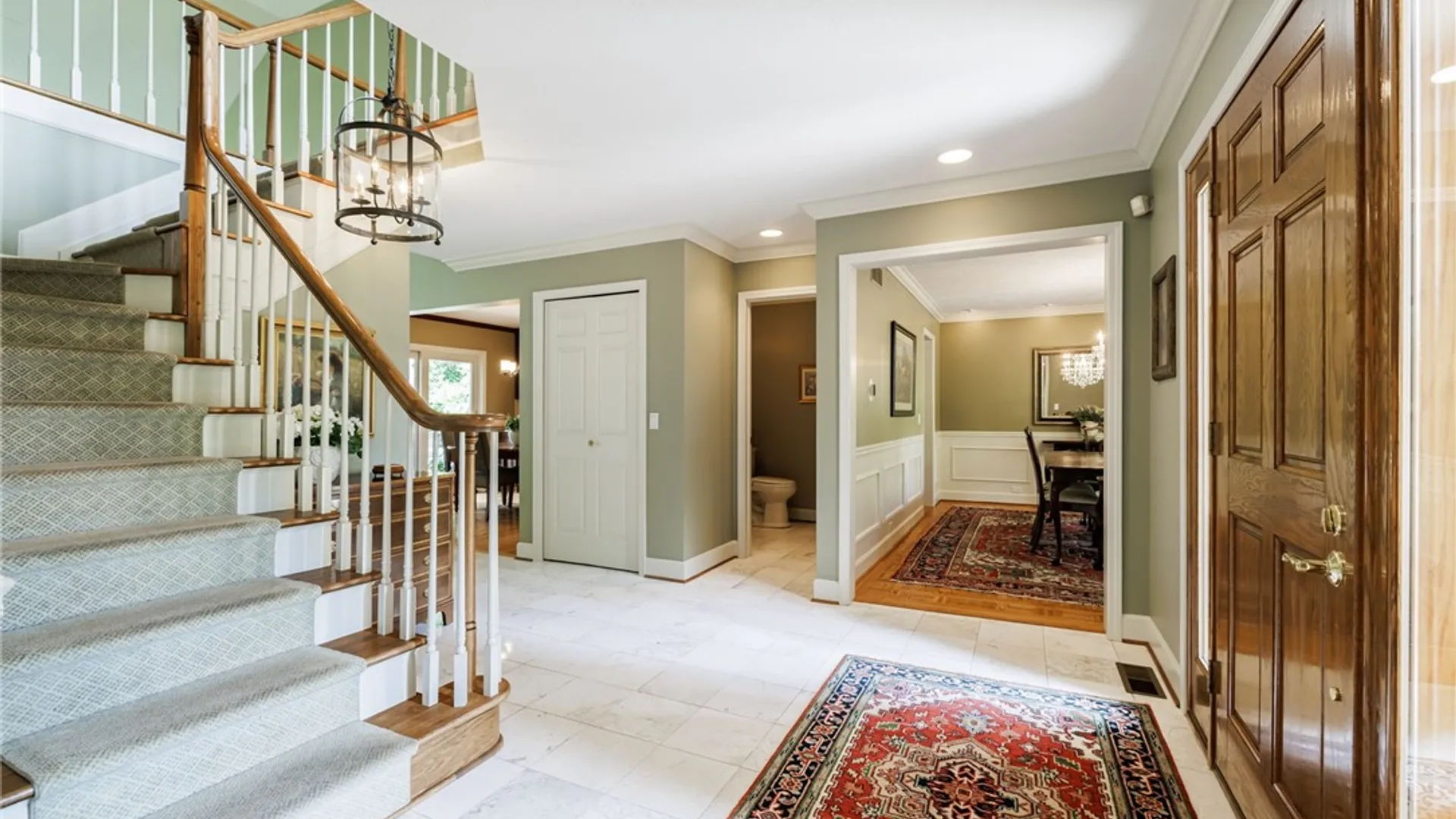 Property at 8 Folkestone Lane, Penfield, NY 14526 5