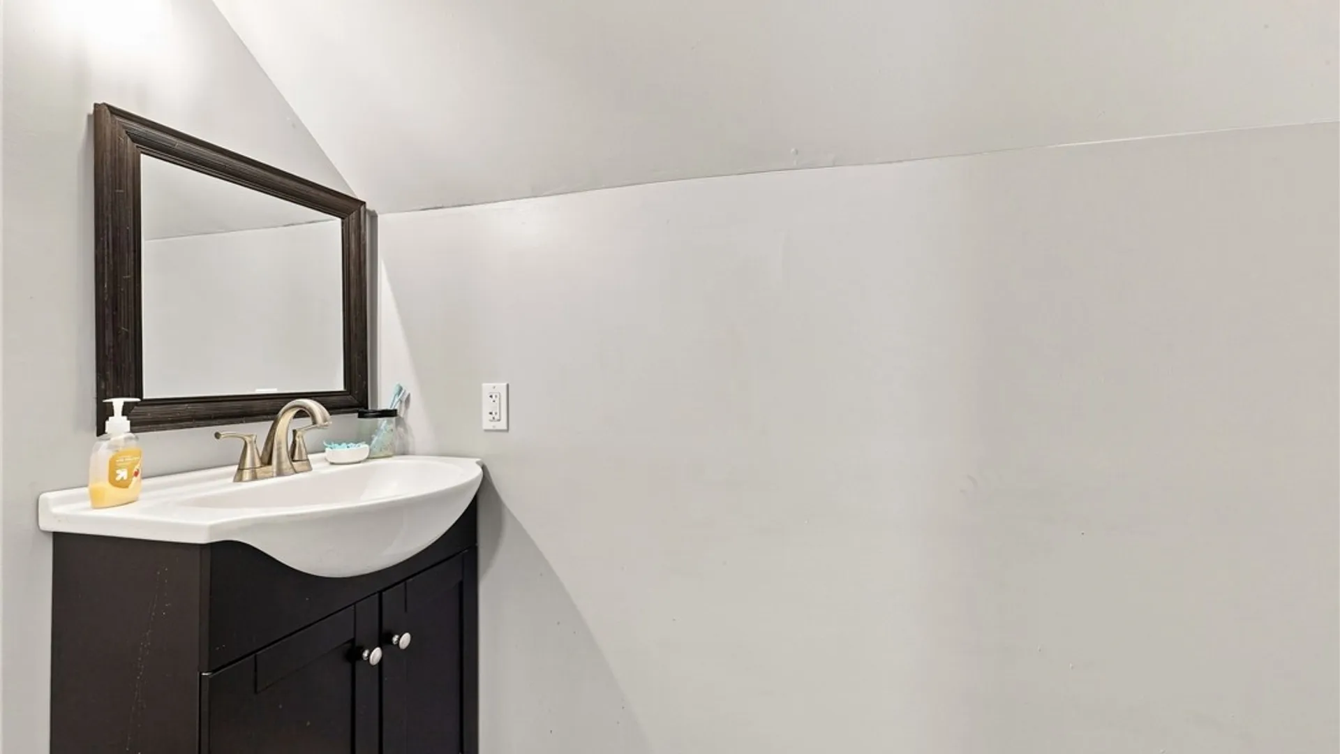 Property at 16 Vita Avenue, Cheektowaga, NY 14227 24