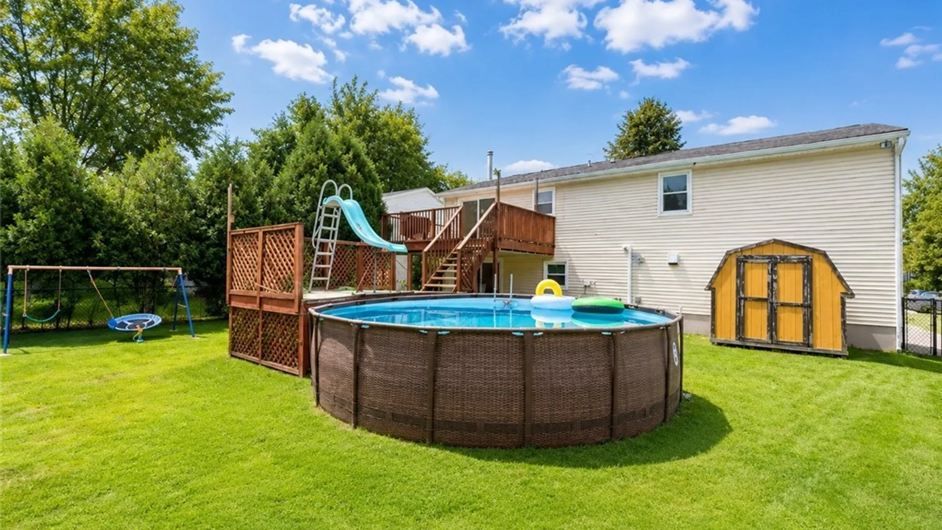 Property at 14 E Park Drive, Lockport City, NY 14094 21