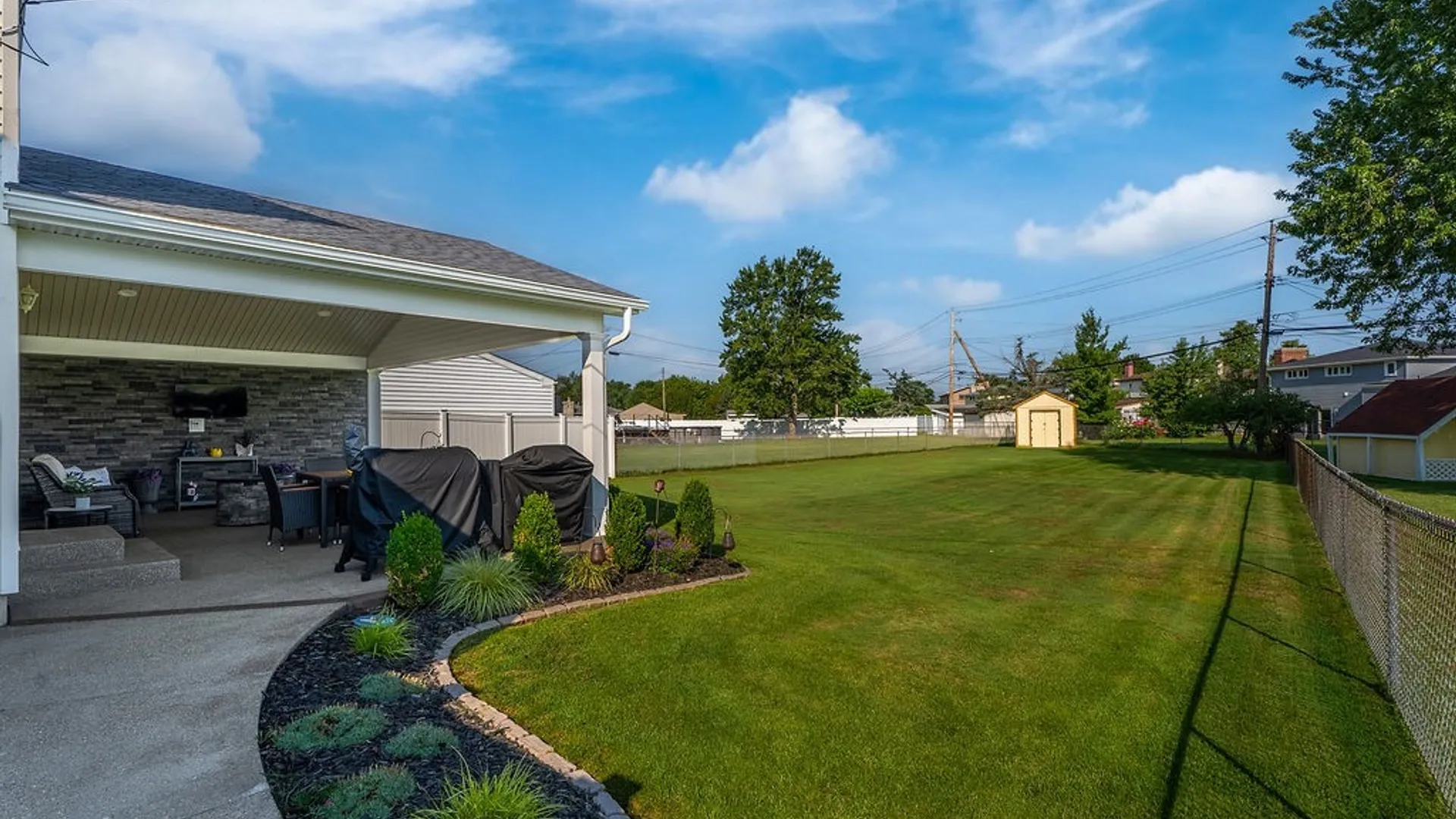 Property at 16 Elm Avenue, West Seneca, NY 14224 24