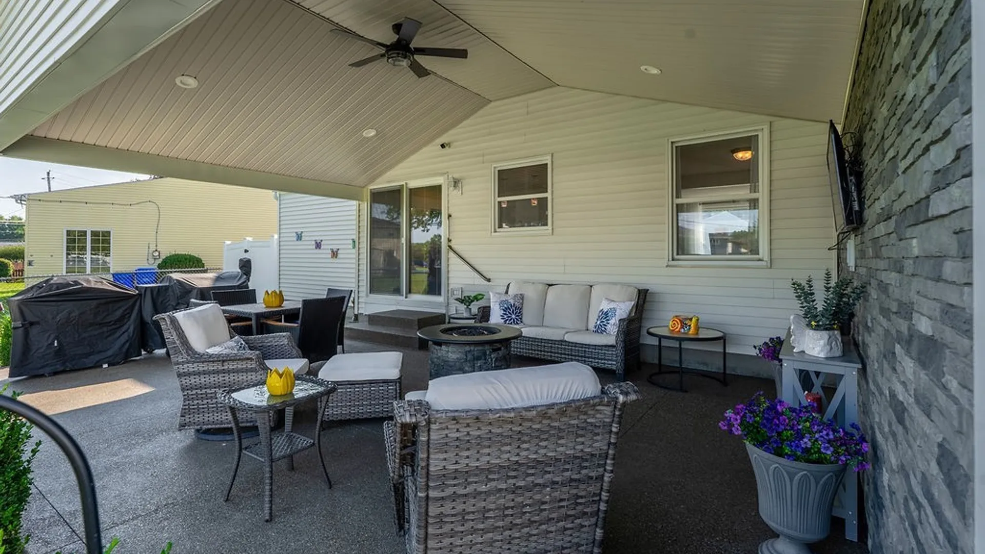 Property at 16 Elm Avenue, West Seneca, NY 14224 27