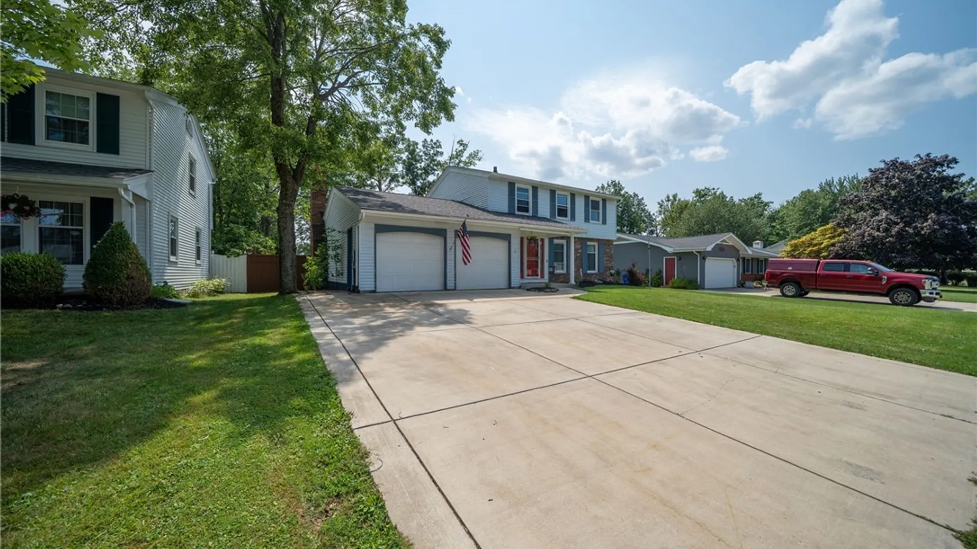 Property at 391 Woodward Crescent, West Seneca, NY 14224 3