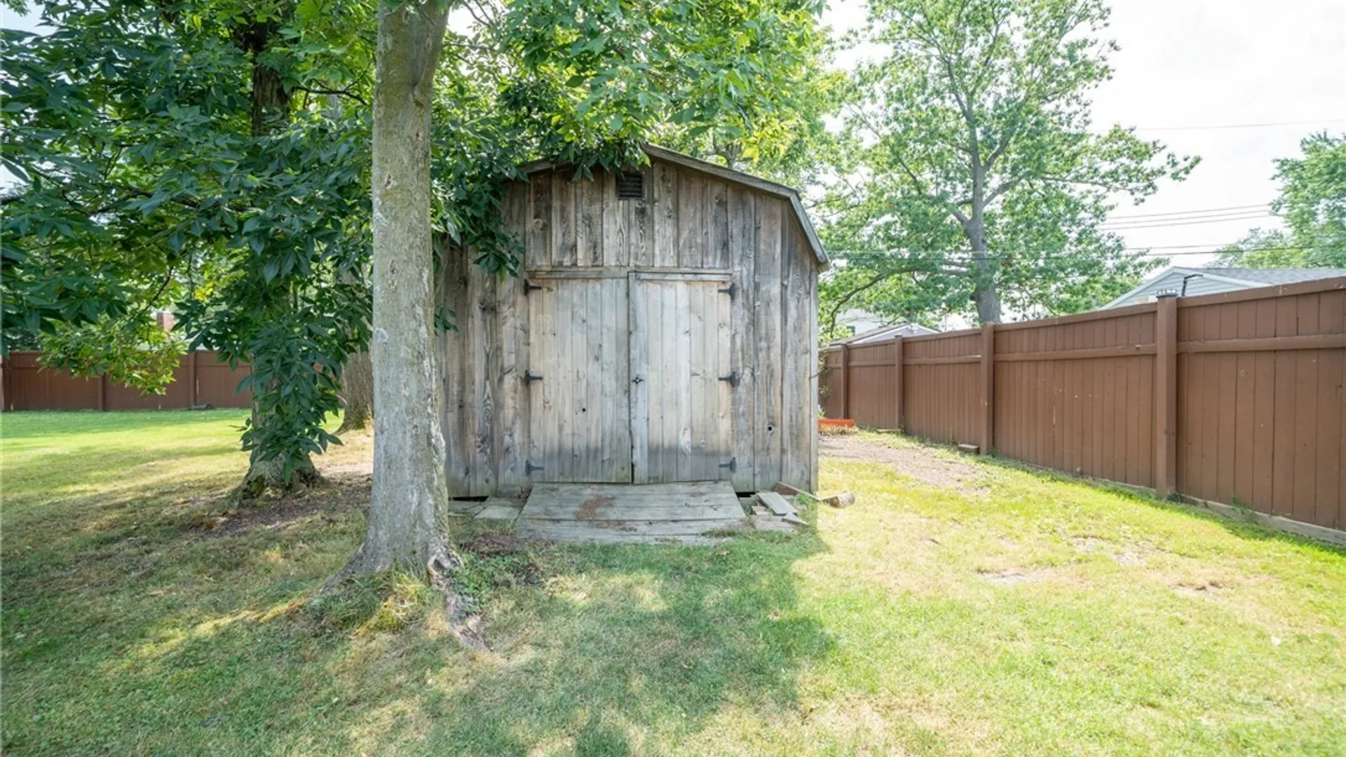 Property at 391 Woodward Crescent, West Seneca, NY 14224 14