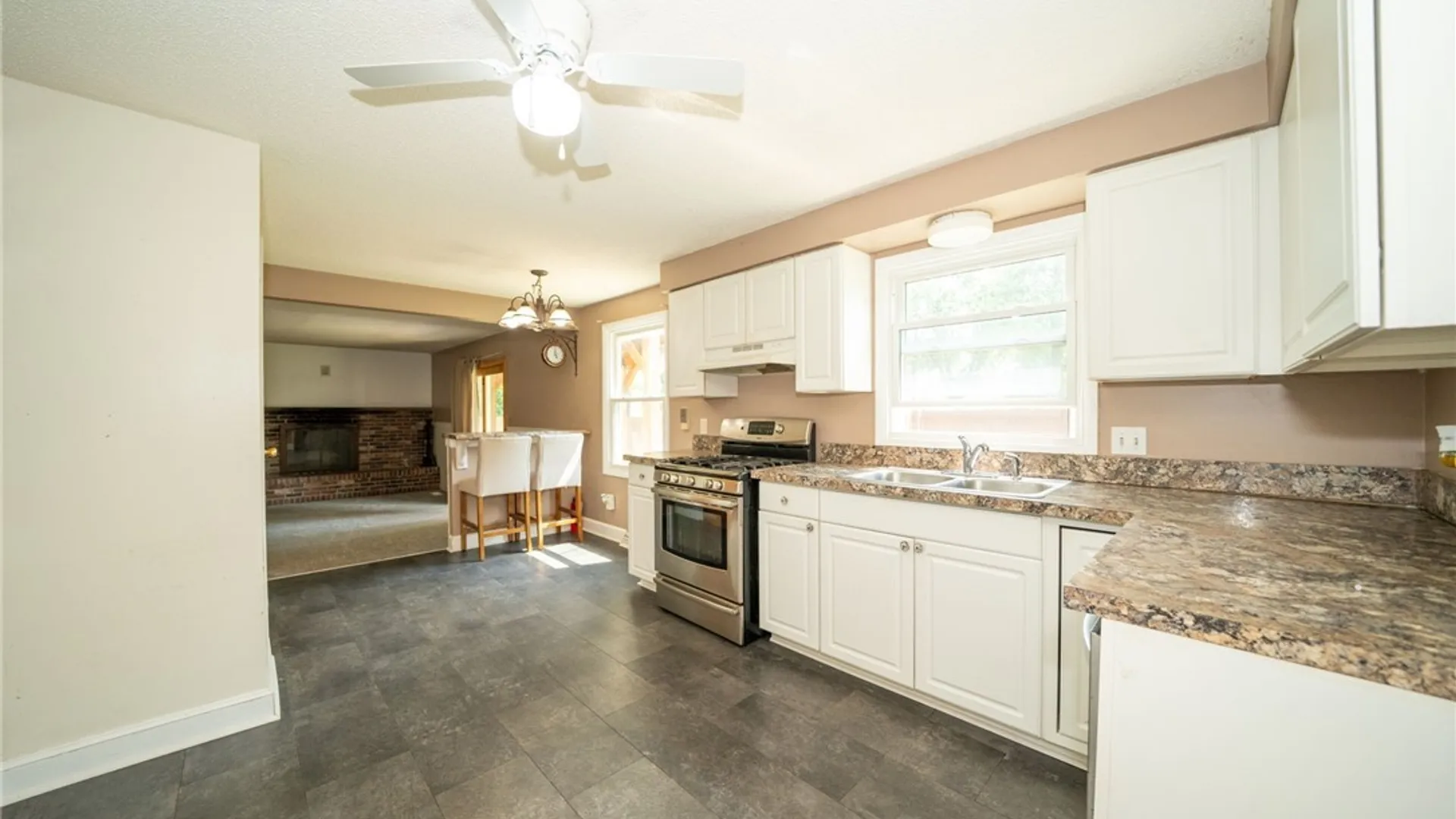 Property at 391 Woodward Crescent, West Seneca, NY 14224 22