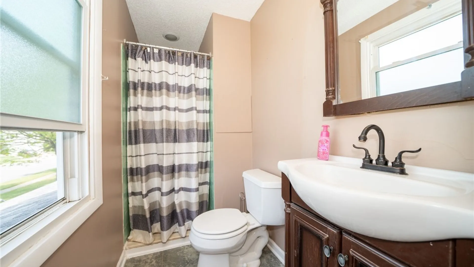 Property at 391 Woodward Crescent, West Seneca, NY 14224 35