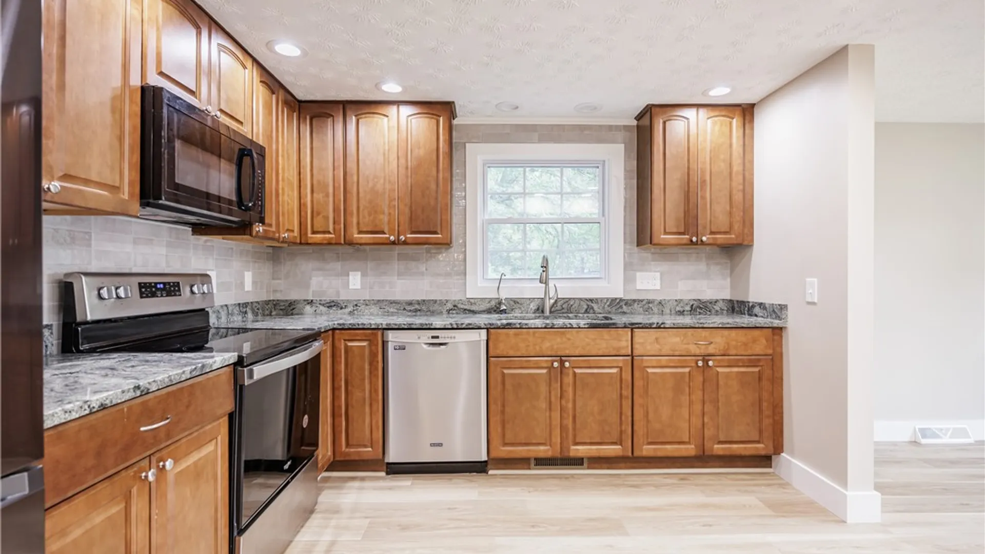 Property at 24 Carriage Court, Pittsford, NY 14534 11