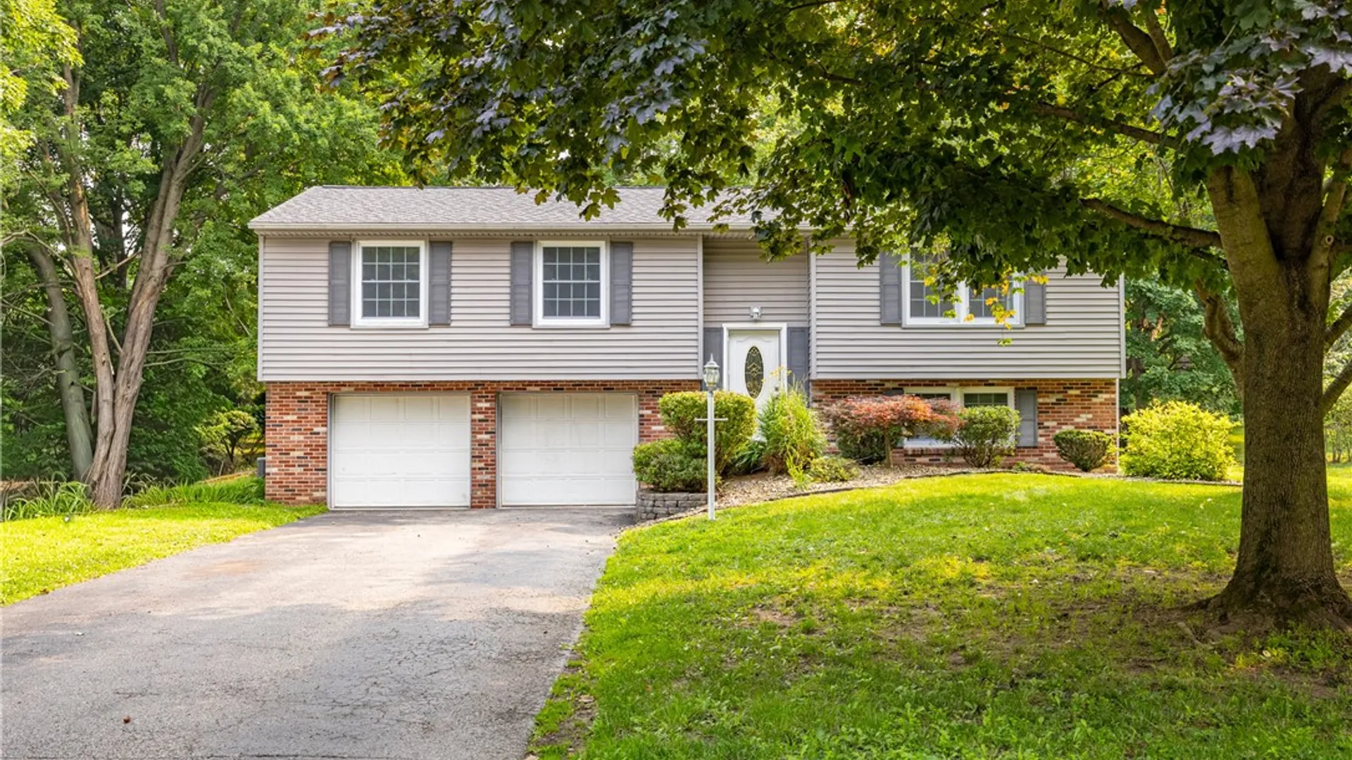 Property at 24 Carriage Court, Pittsford, NY 14534 33