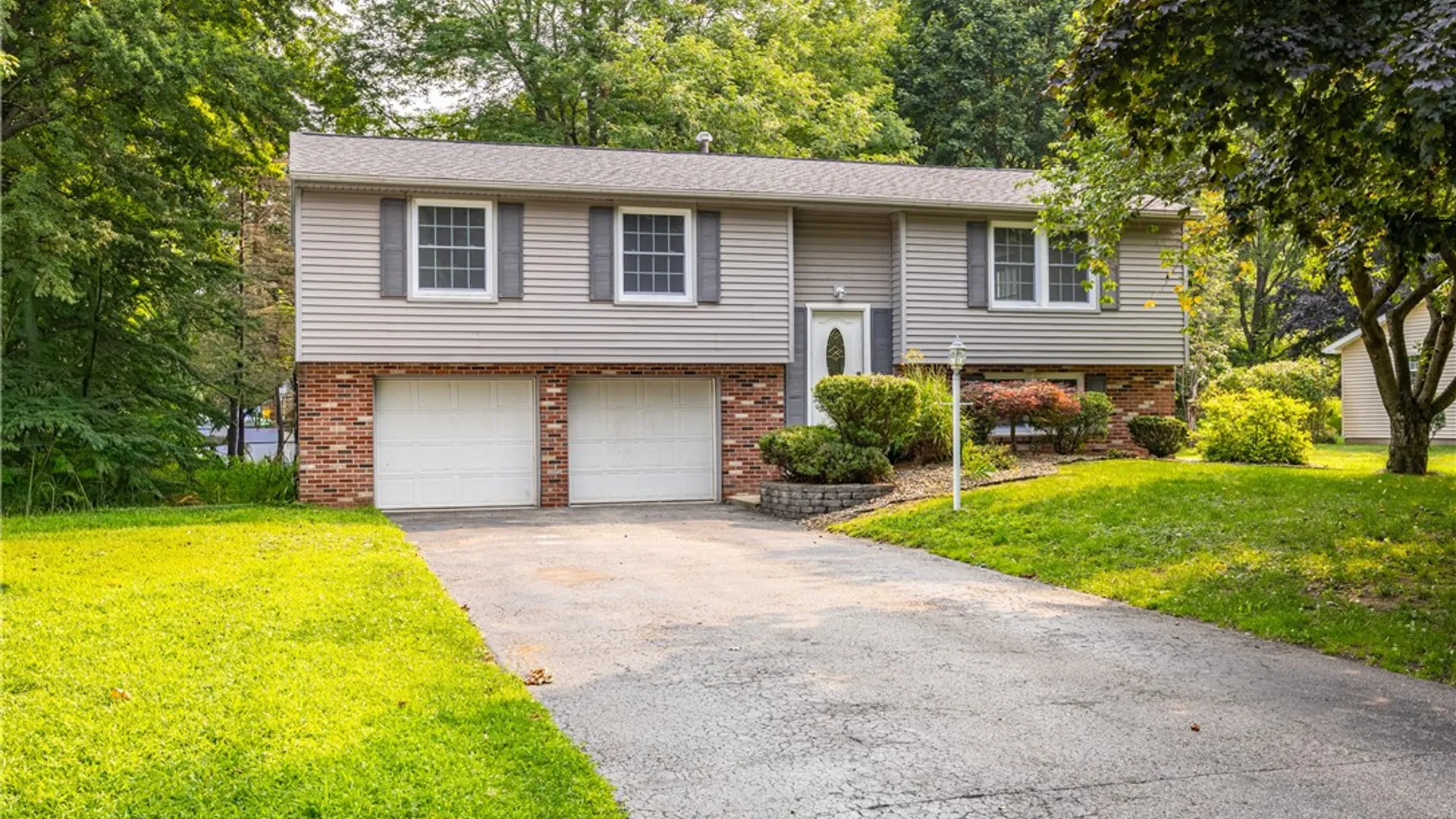 Property at 24 Carriage Court, Pittsford, NY 14534 34