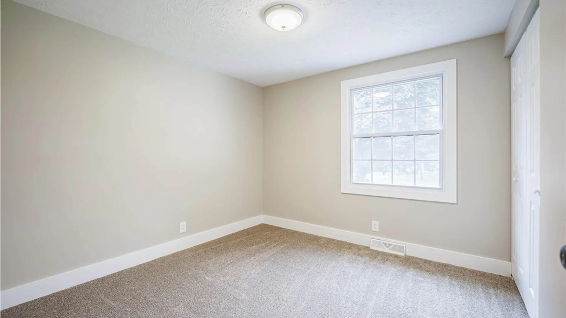 Property at 24 Carriage Court, Pittsford, NY 14534 16
