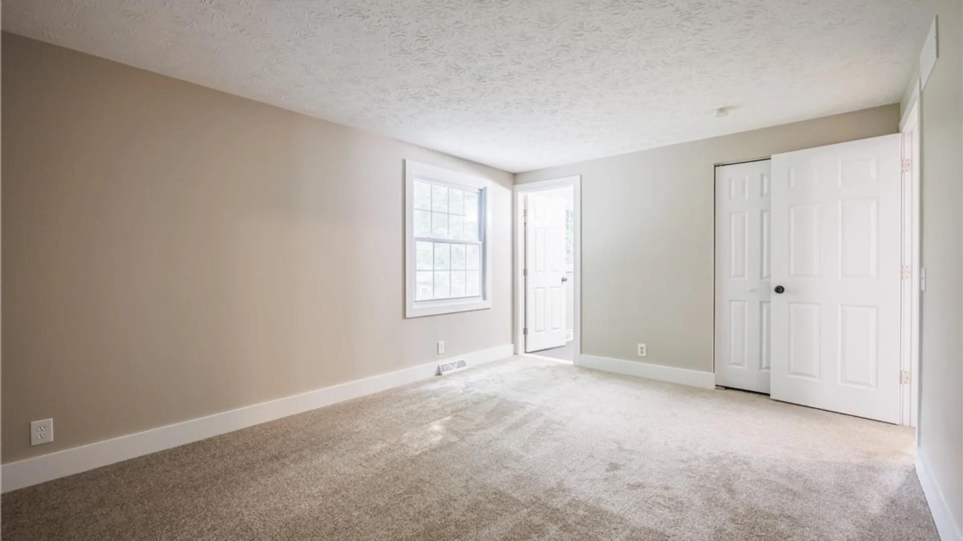 Property at 24 Carriage Court, Pittsford, NY 14534 21
