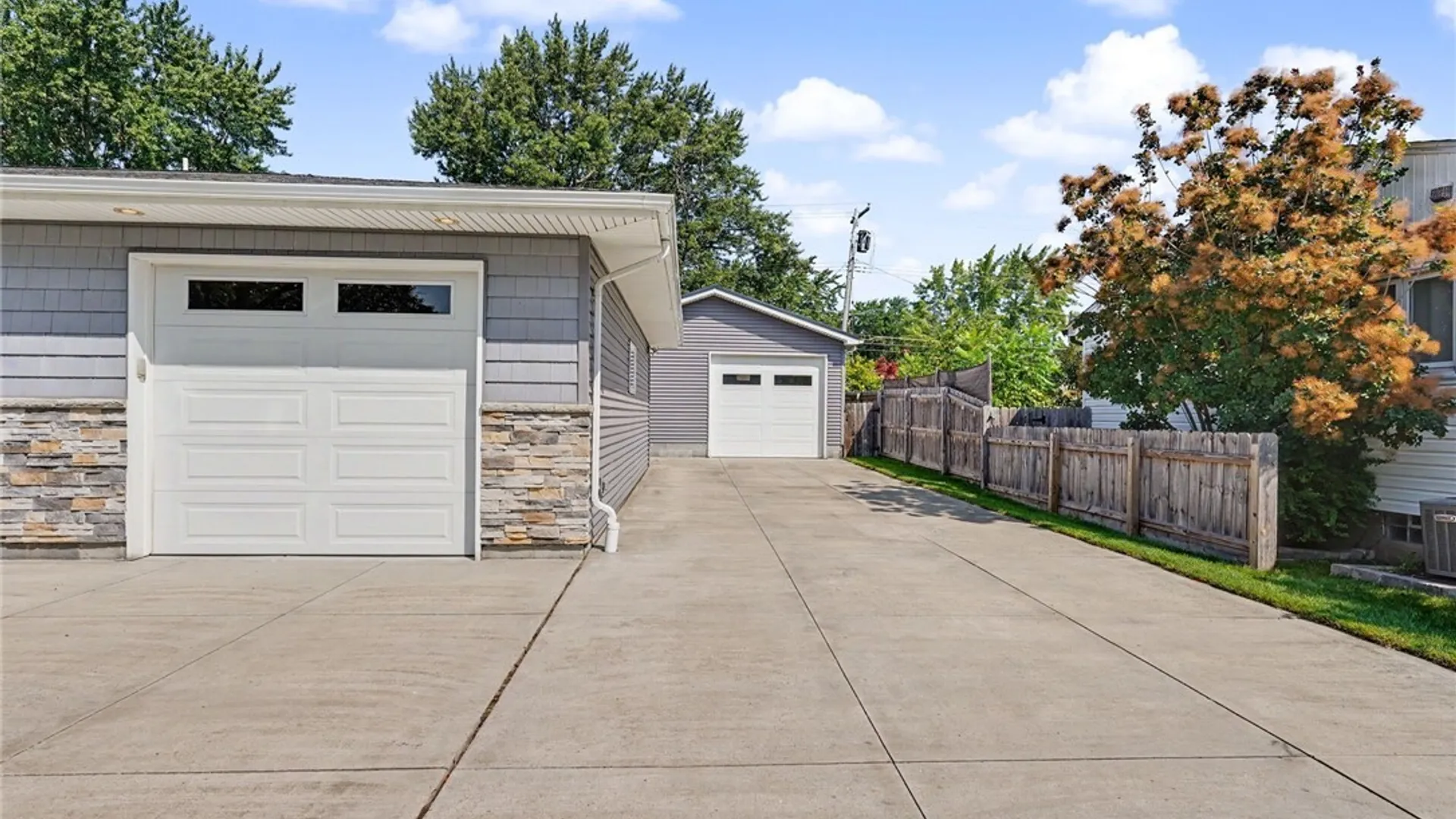 Property at 50 Greentree Road, Tonawanda, NY 14150 6