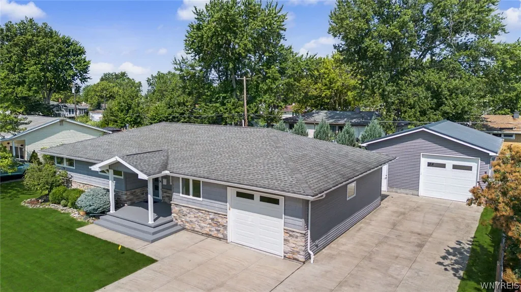 Property at 50 Greentree Road, Tonawanda, NY 14150