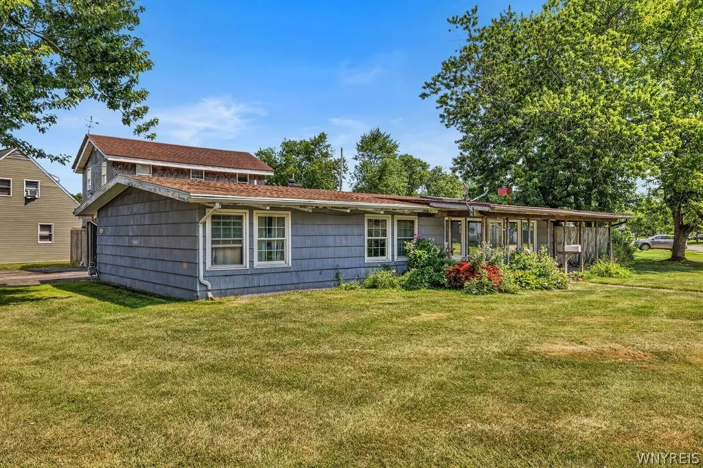 Property at 175 Riverdale Drive, Grand Island, NY 14072
